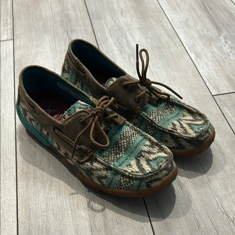 Twisted X driving Moc boat shoe aztec print size 7.5